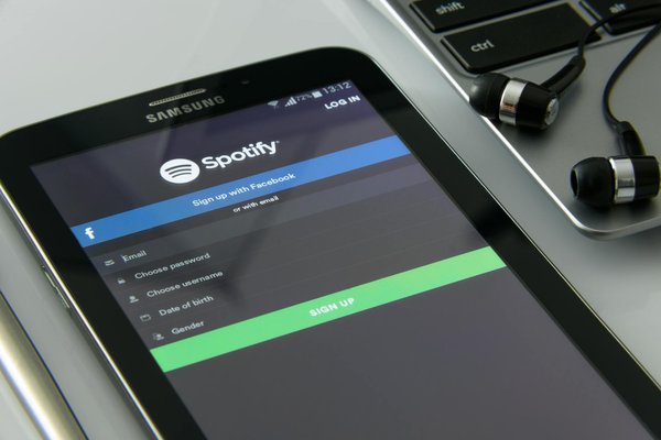 How to use AI to enhance customer support in UK's telecom industry?