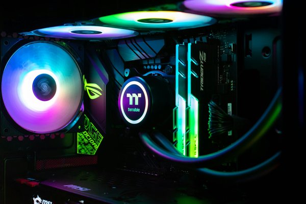 What are the best methods for reducing fan noise in a custom-built PC with a Corsair 4000D Airflow case?